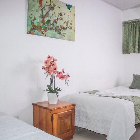 Hotel Голфито Екстериор снимка